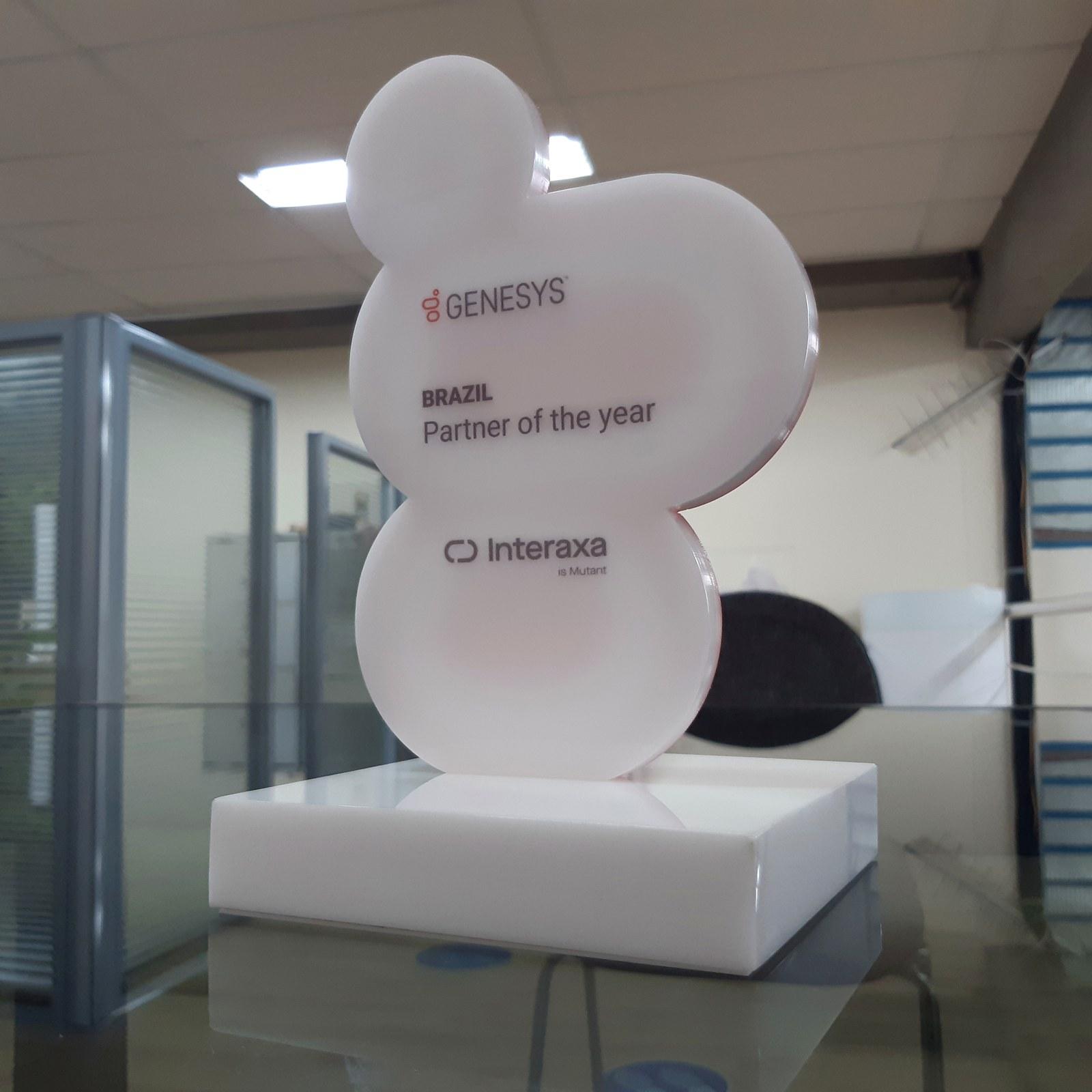 Display e TROFEU de Acrílico Corte Personalizado - 3