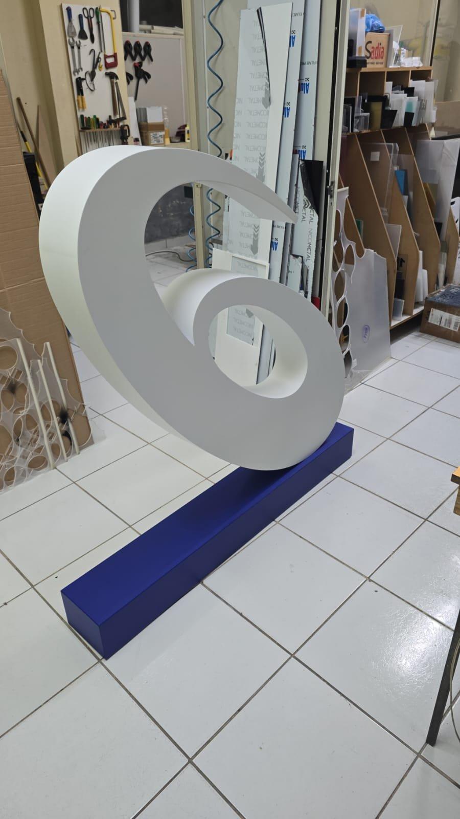 Letra Caixa / ACRILICO/PVC/MDF/METAL - 35