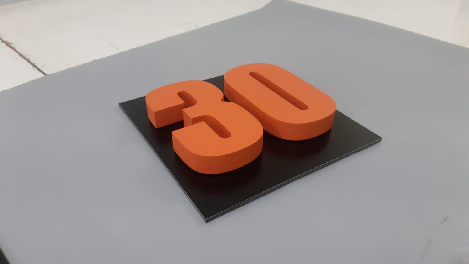 Letra Caixa / ACRILICO/PVC/MDF/METAL - 18