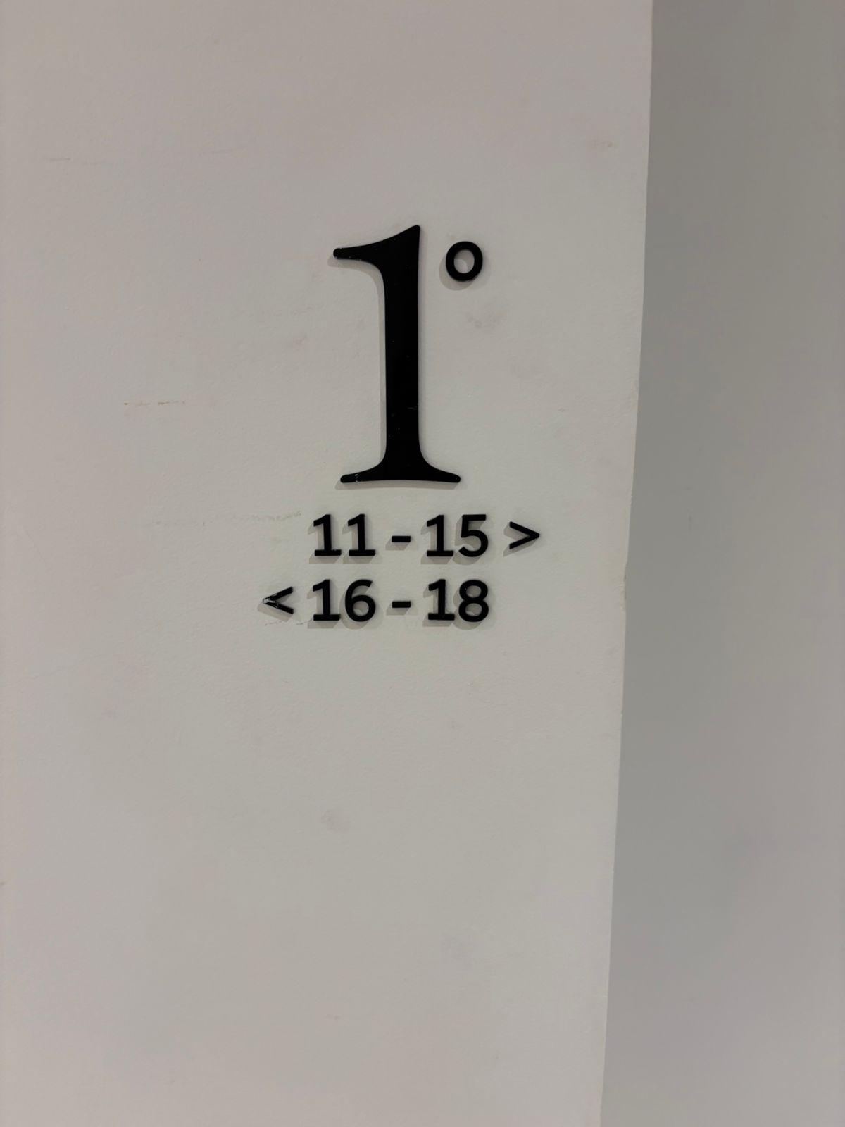 Letra Caixa / ACRILICO/PVC/MDF/METAL - 14