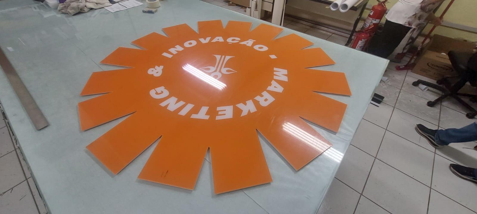 Display e TROFEU de Acrílico Corte Personalizado - 10