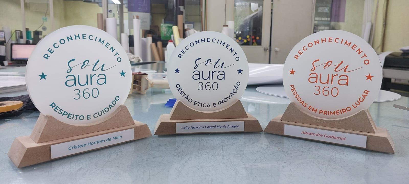 Display e TROFEU de Acrílico Corte Personalizado - 12