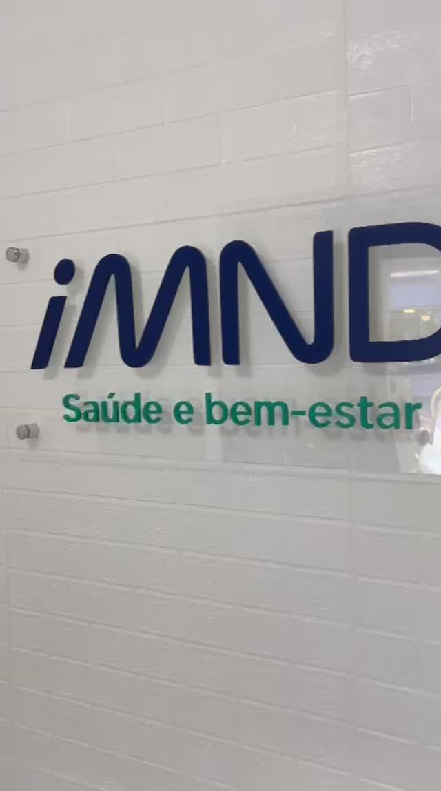 Letra caixa em acrílico